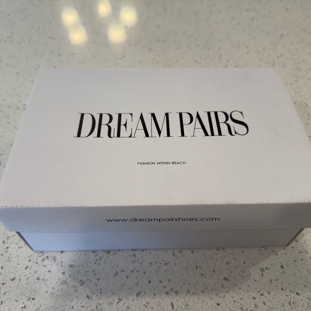 Dream Pairs White Chunk Heels